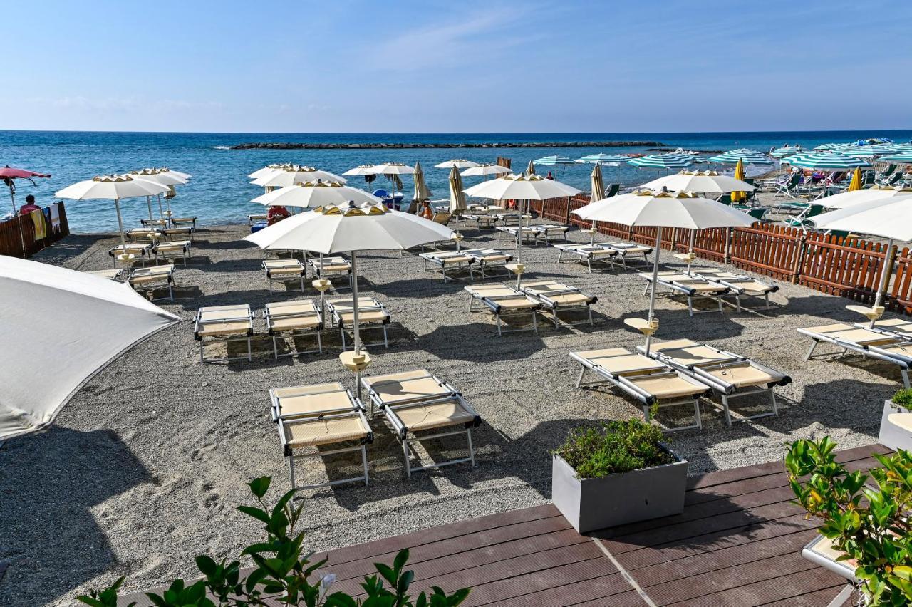 Hotel Delle Rose Сан-Бартоломео-аль-Маре Екстер'єр фото