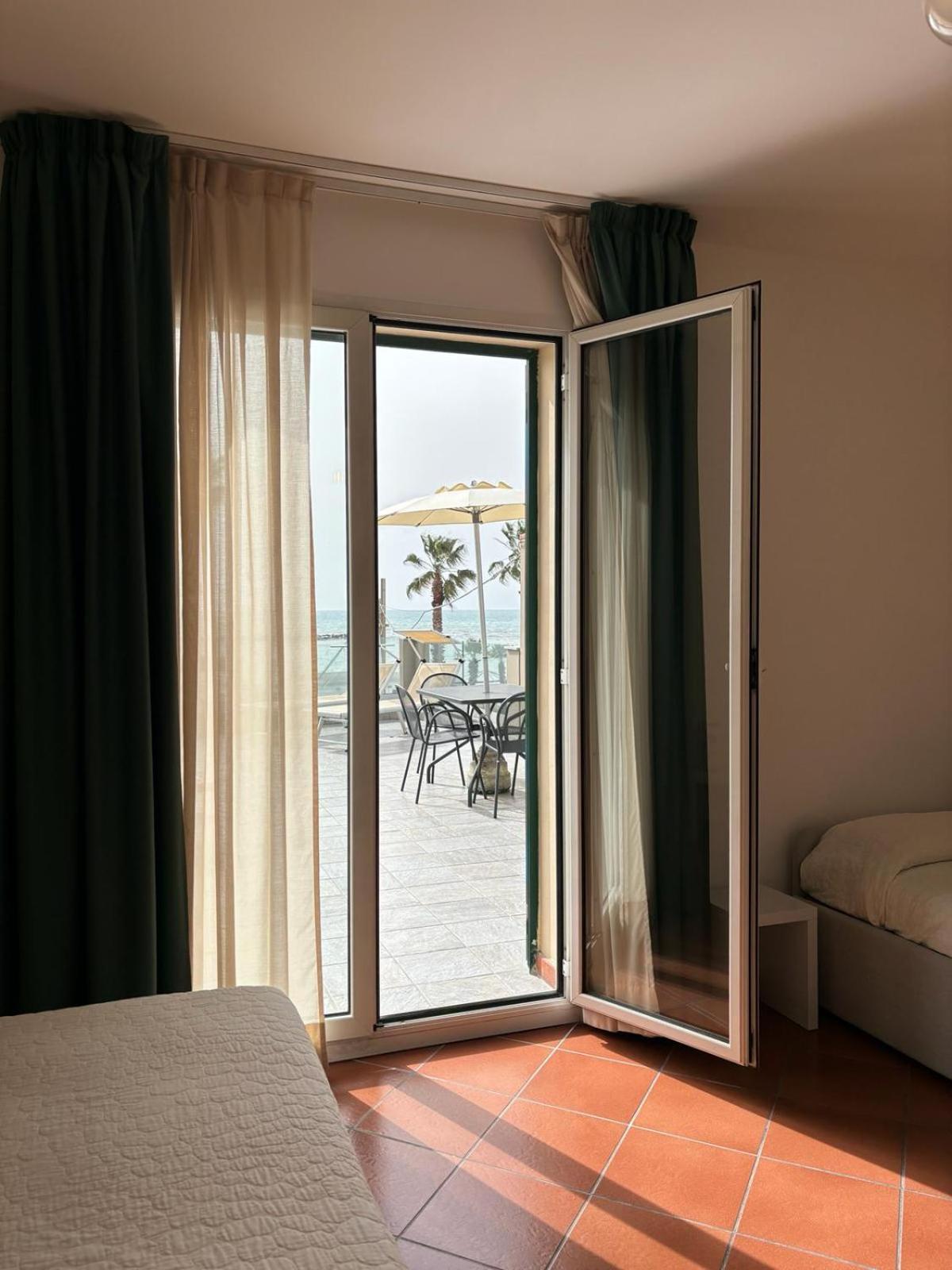 Hotel Delle Rose Сан-Бартоломео-аль-Маре Екстер'єр фото