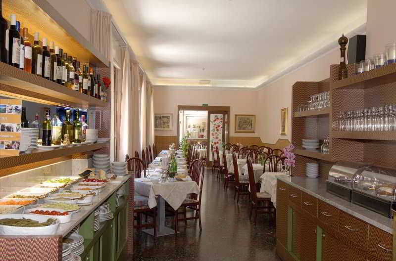 Hotel Delle Rose Сан-Бартоломео-аль-Маре Екстер'єр фото